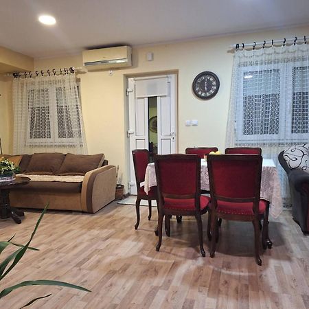 Apartmán Jezero Aranđelovac Exteriér fotografie