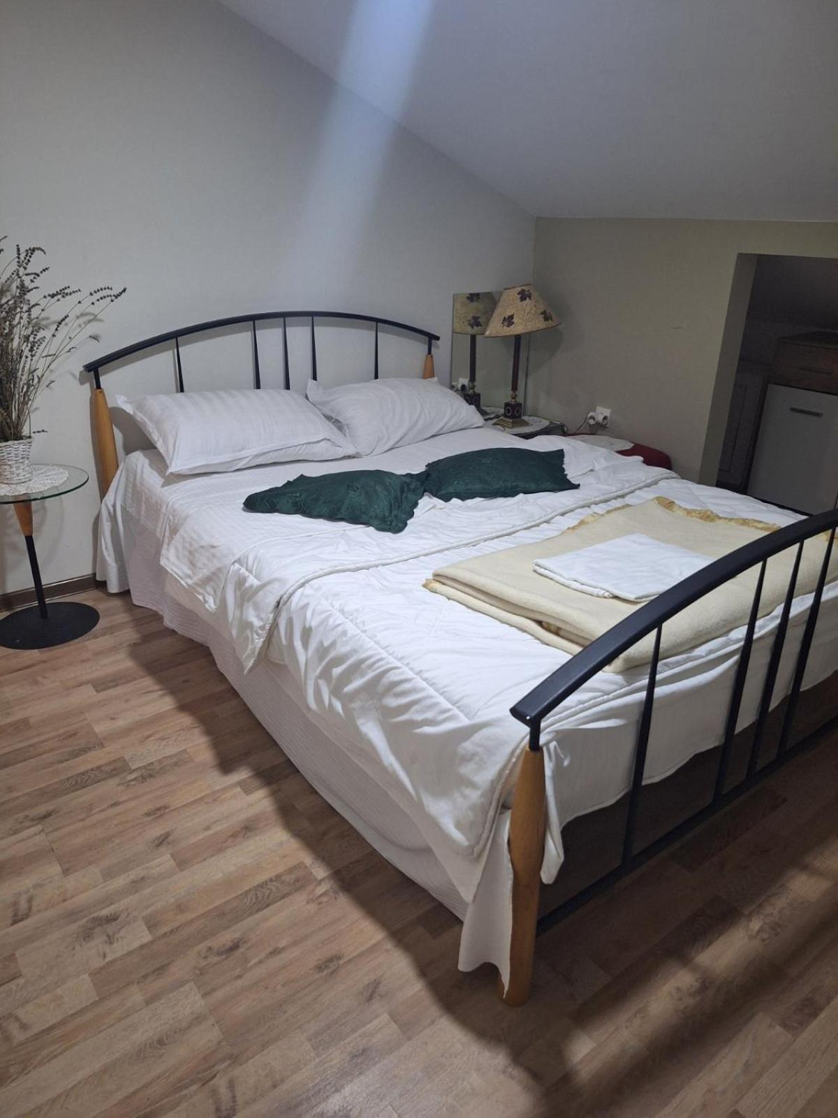 Apartmán Jezero Aranđelovac Exteriér fotografie